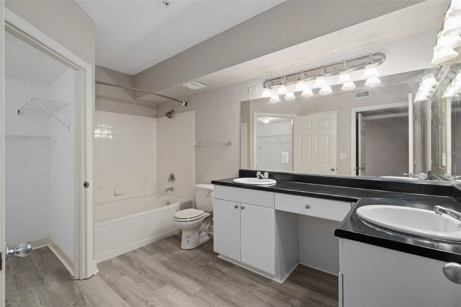 Image 14 of 24 For 206 South Street 6007