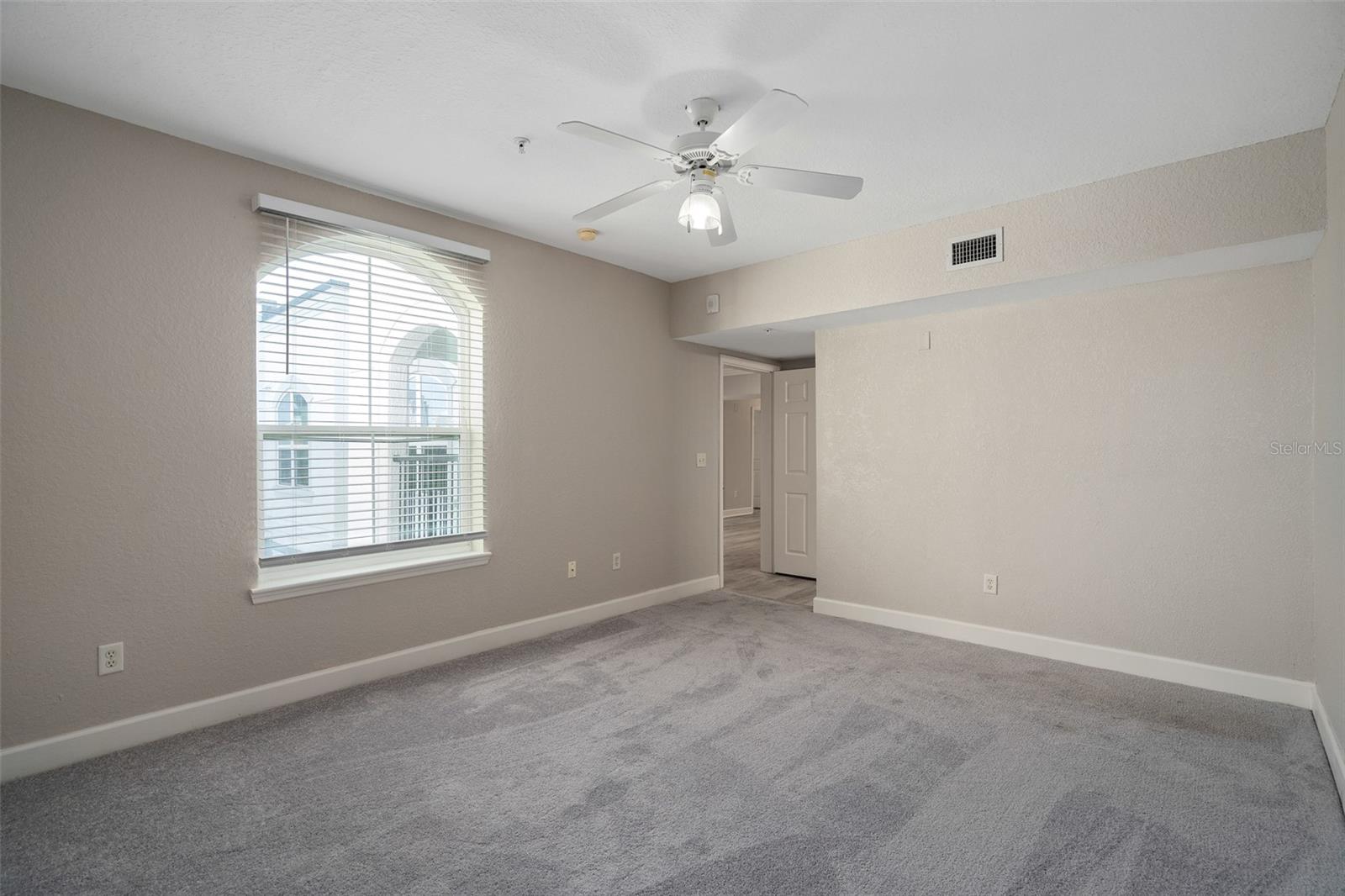 Image 16 of 24 For 206 South Street 6007