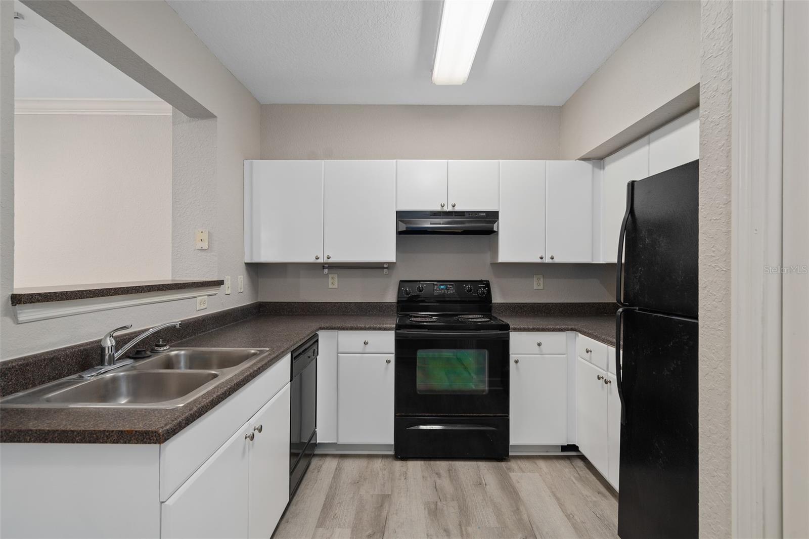 Image 6 of 24 For 206 South Street 6007