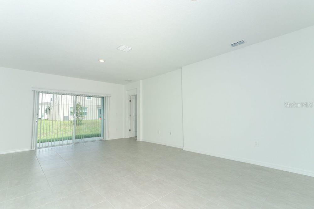 Image 13 of 39 For 471 Wayland Drive
