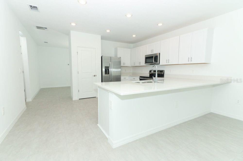 Image 6 of 39 For 471 Wayland Drive
