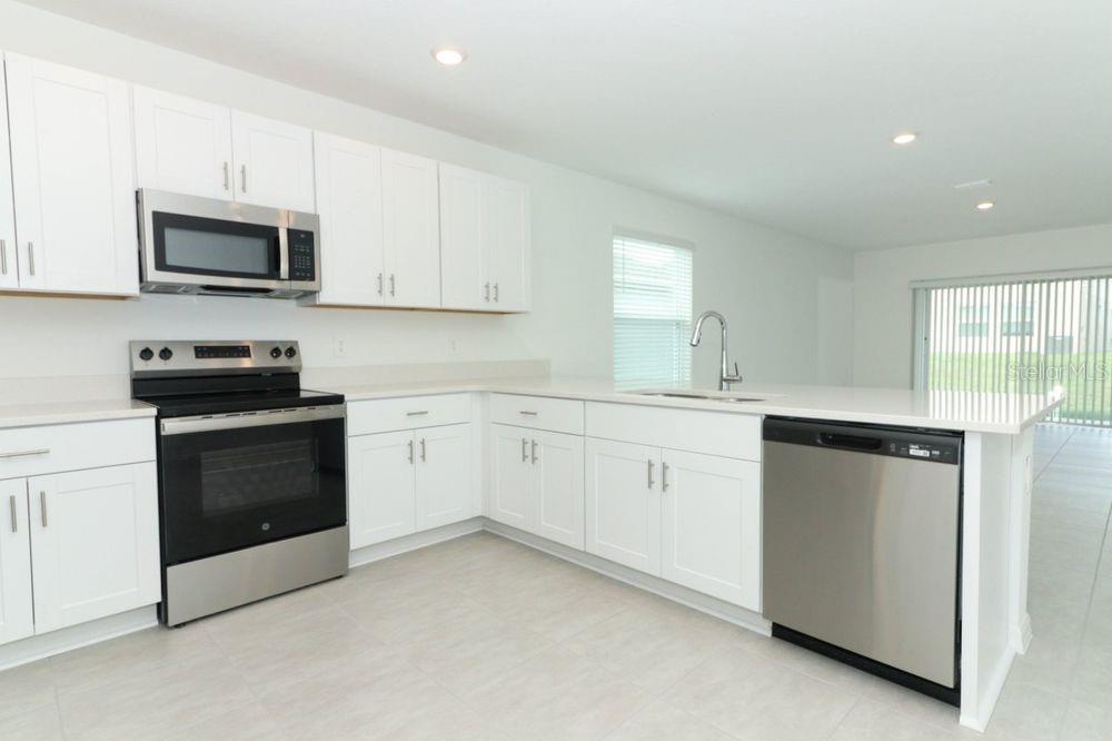 Image 9 of 39 For 471 Wayland Drive