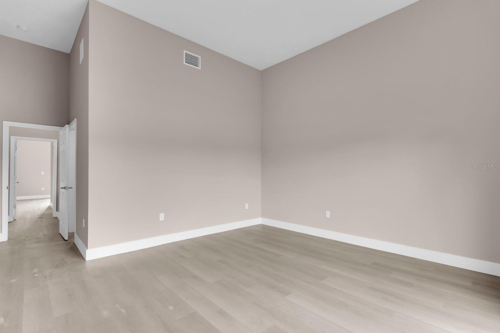 Image 18 of 27 For 6805 Heavitree Drive