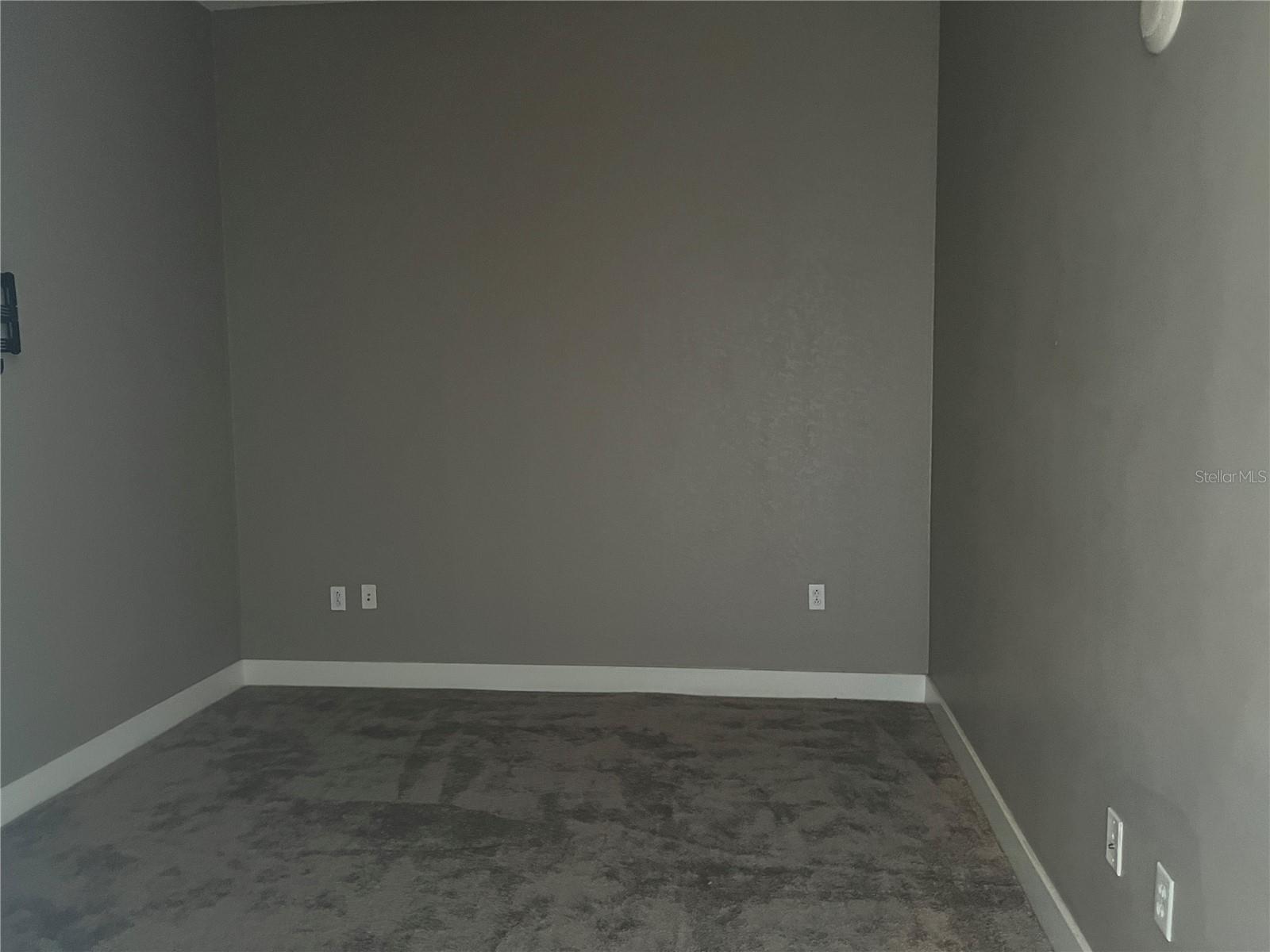 Image 19 of 25 For 150 Robinson Street 29b