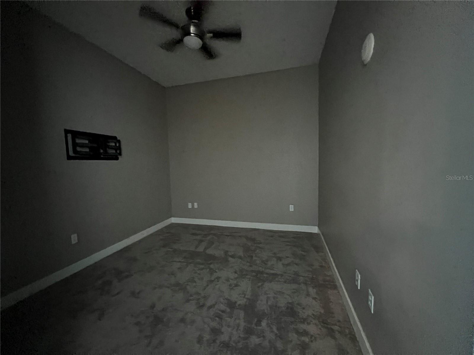 Image 20 of 25 For 150 Robinson Street 29b