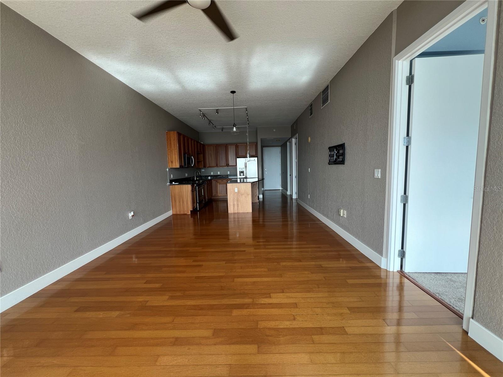 Image 8 of 25 For 150 Robinson Street 29b