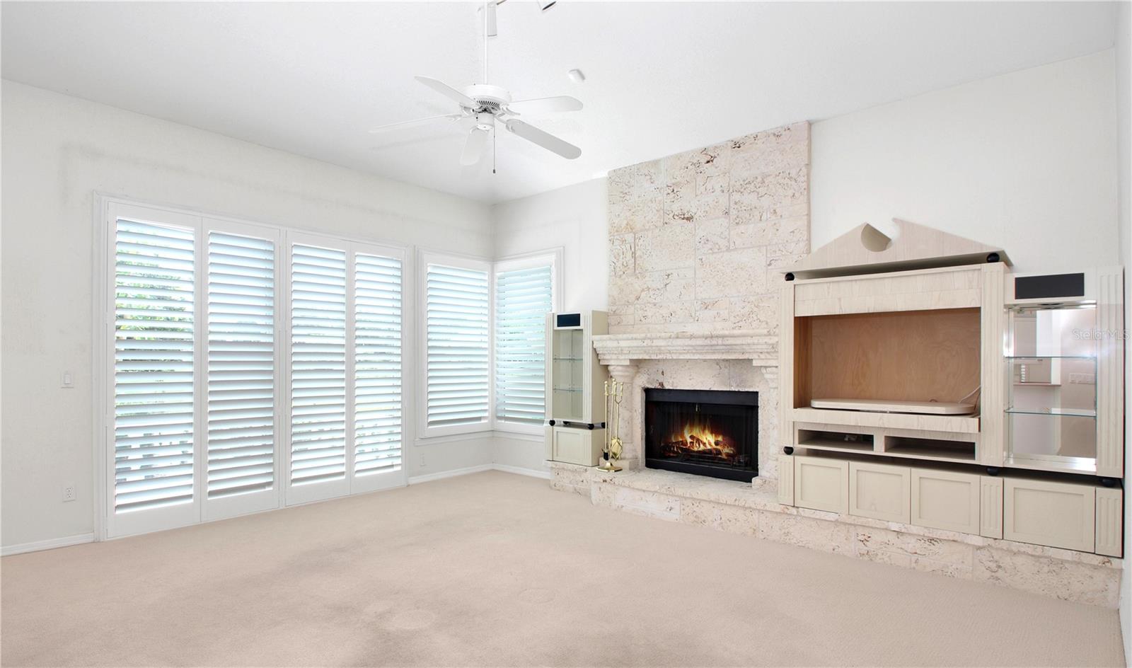 Image 9 of 31 For 235 Promenade Circle