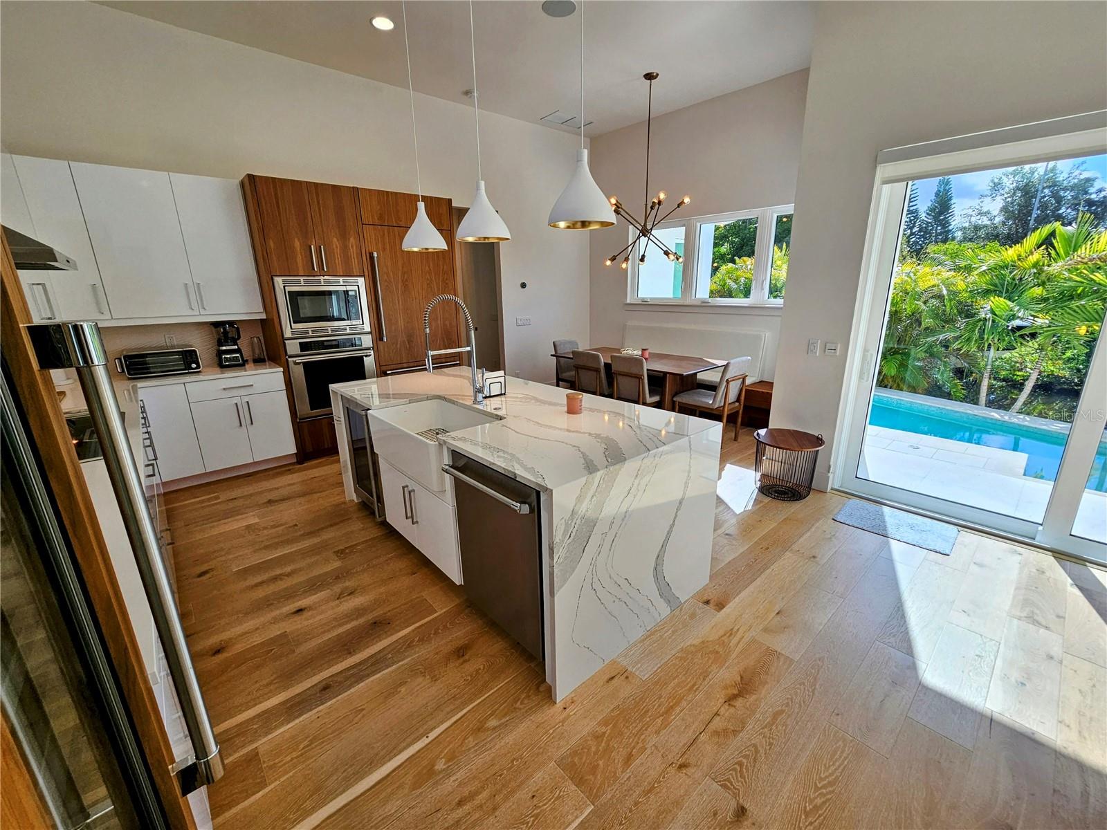 Image 11 of 51 For 2408 Nassau Street