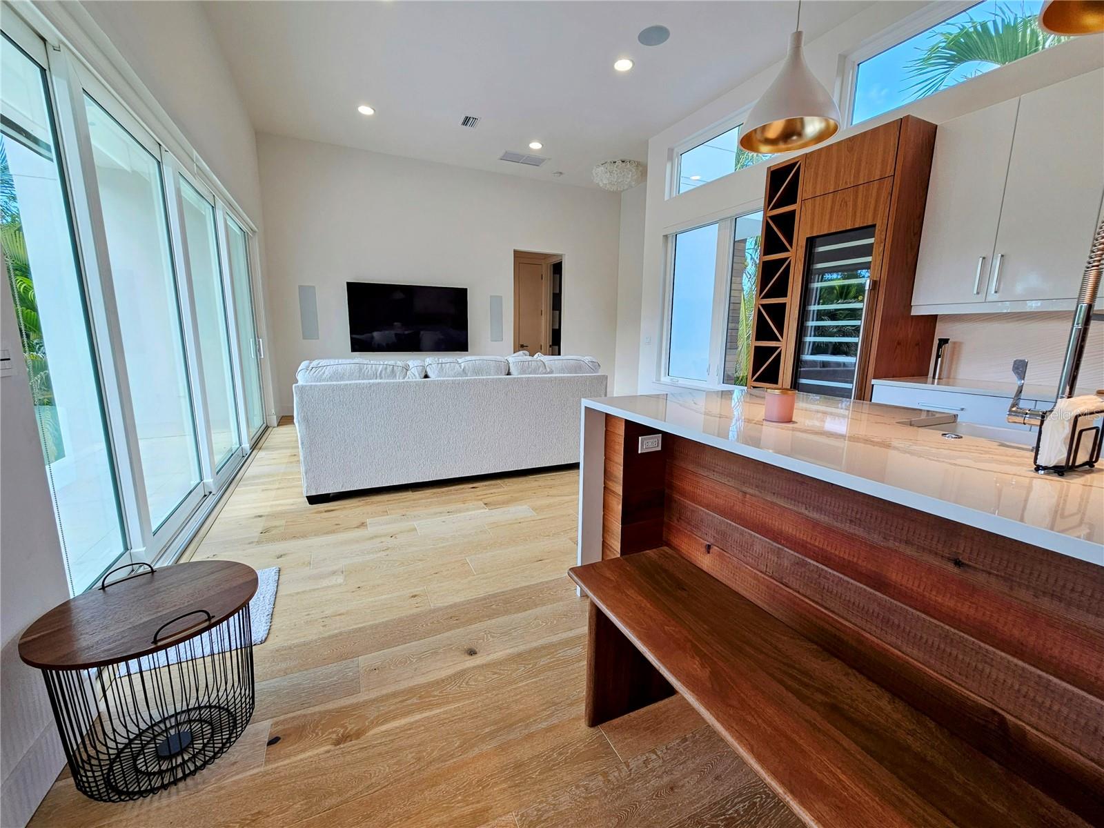 Image 17 of 51 For 2408 Nassau Street