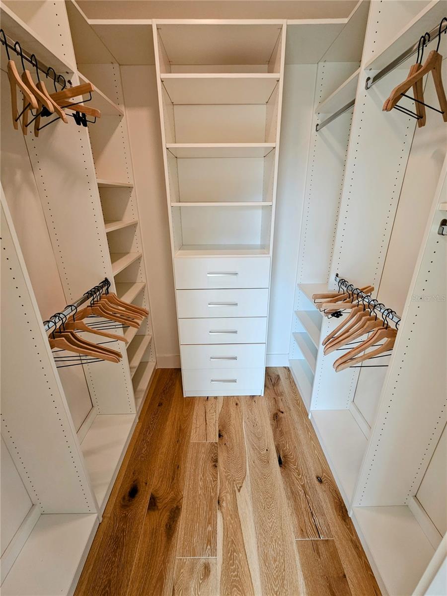 Image 21 of 51 For 2408 Nassau Street