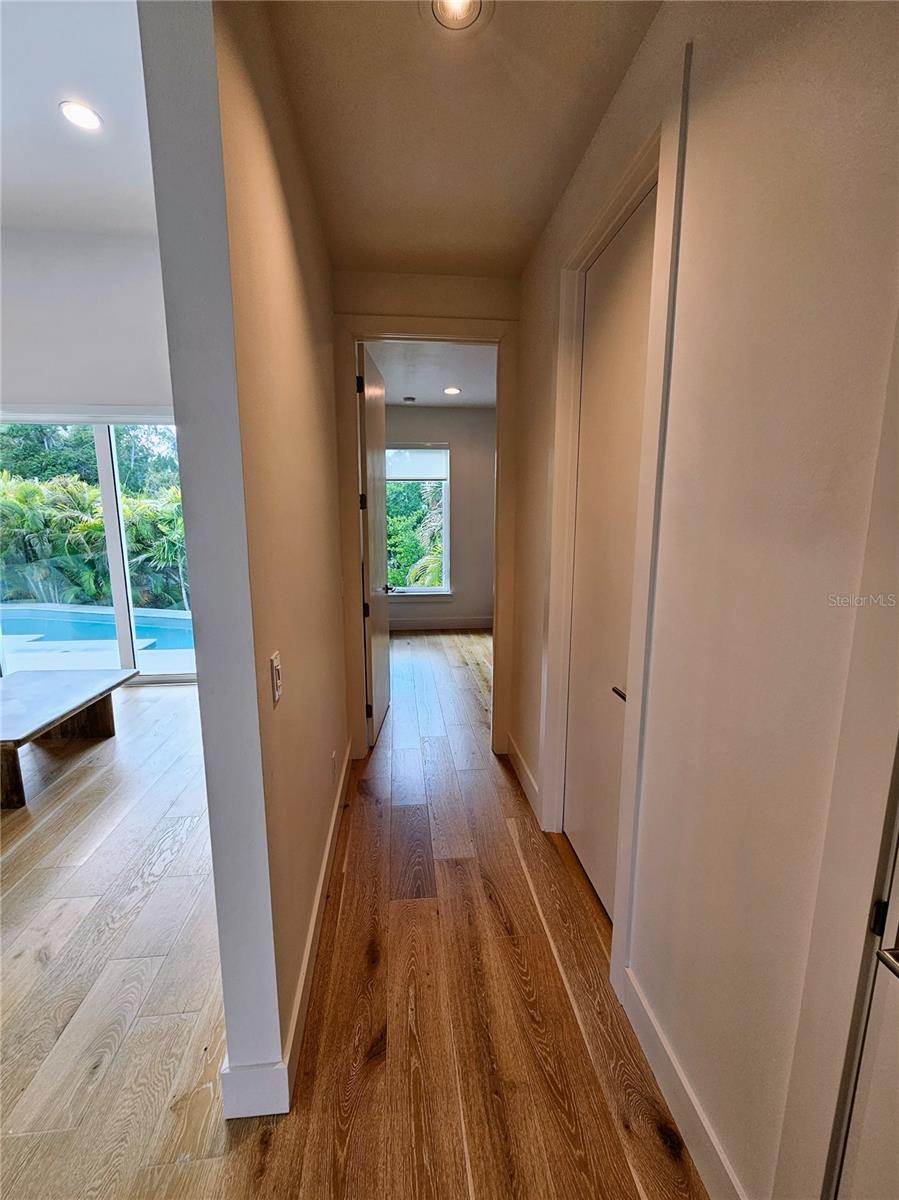 Image 26 of 51 For 2408 Nassau Street