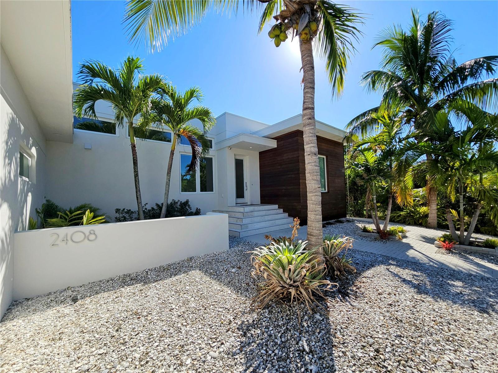Image 3 of 51 For 2408 Nassau Street