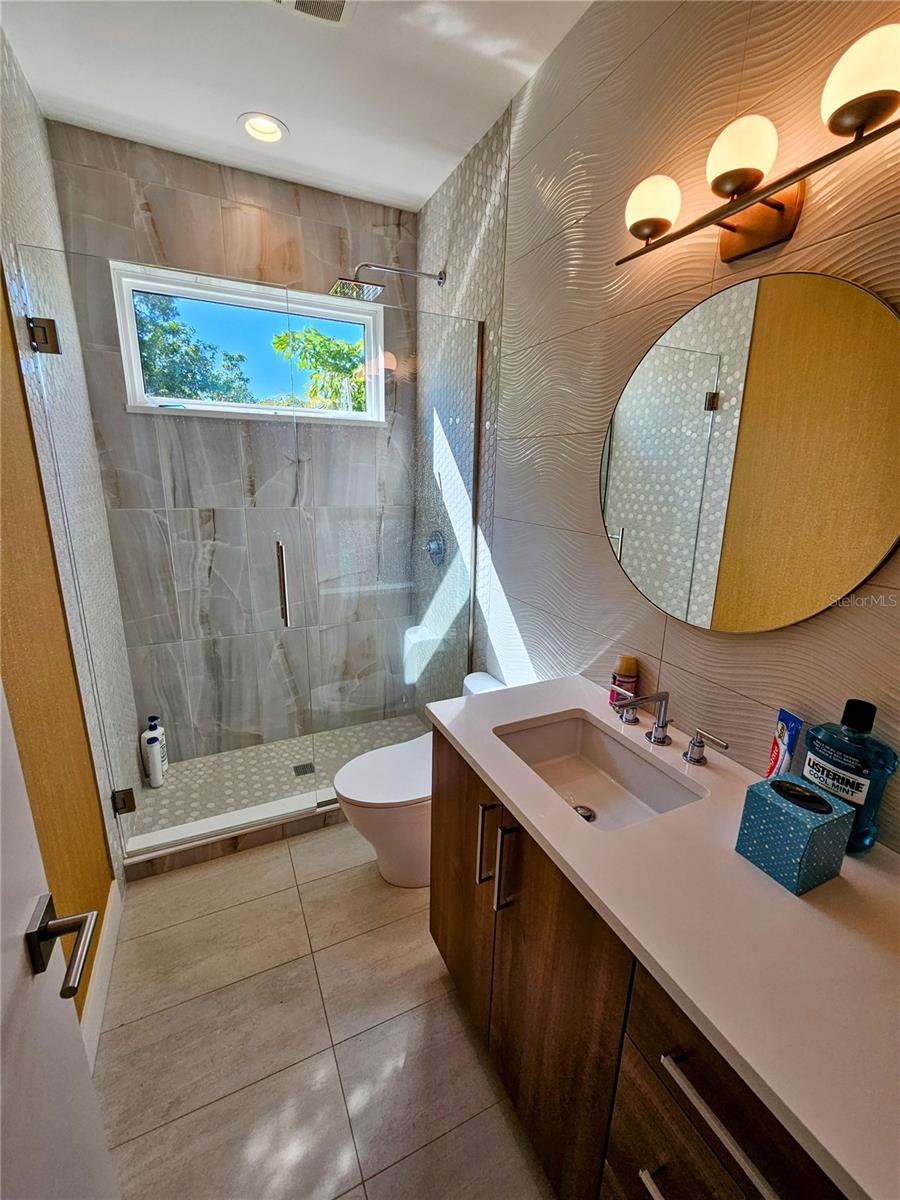 Image 31 of 51 For 2408 Nassau Street