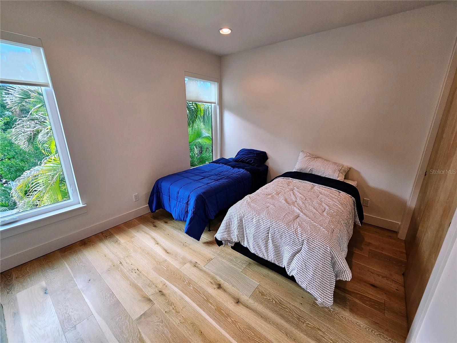 Image 32 of 51 For 2408 Nassau Street