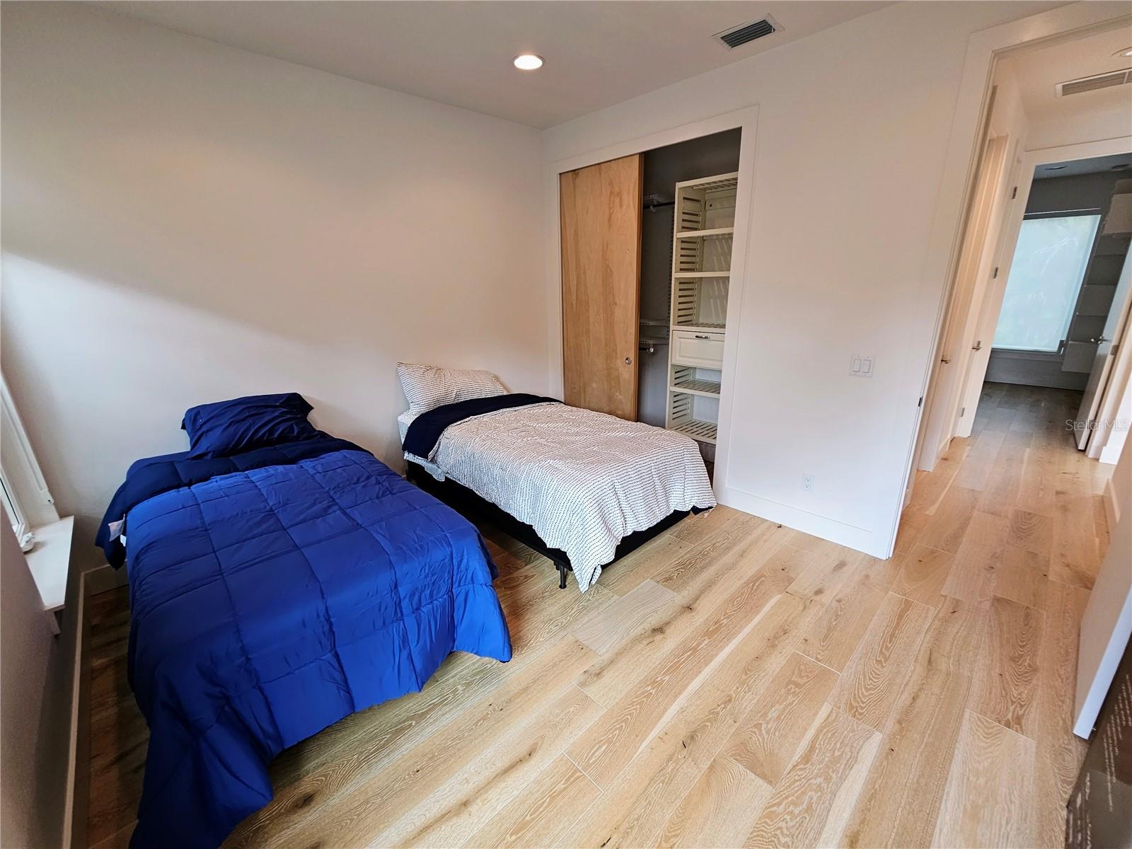 Image 33 of 51 For 2408 Nassau Street