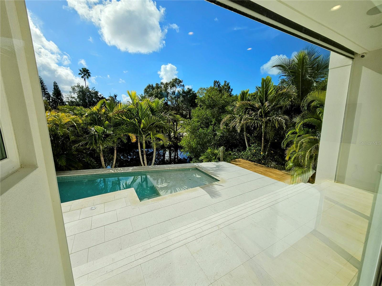 Image 36 of 51 For 2408 Nassau Street