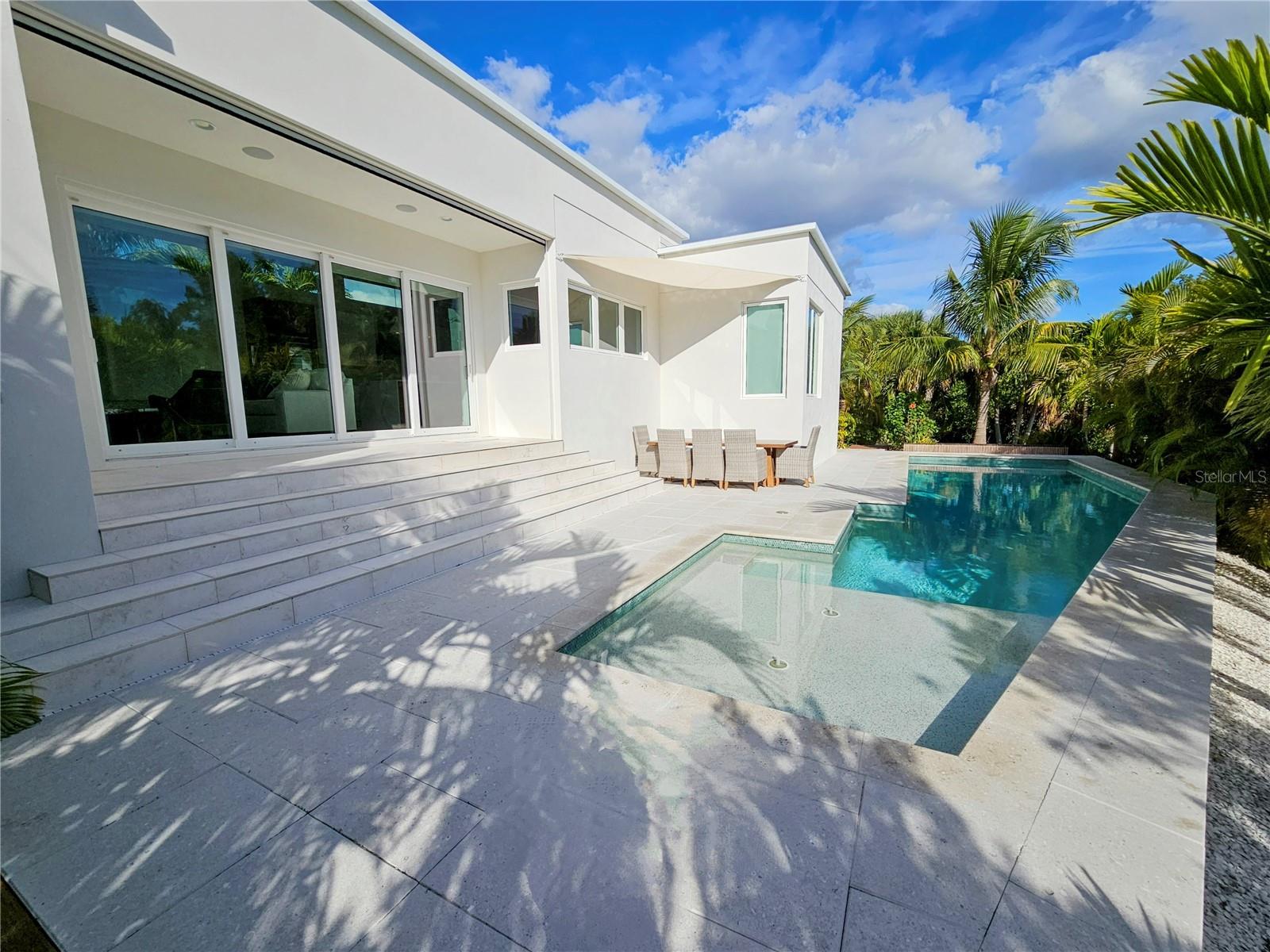 Image 39 of 51 For 2408 Nassau Street