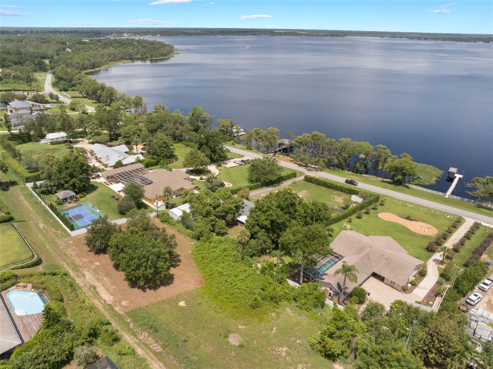 Image 3 of 33 For 12130 Lakeshore Drive
