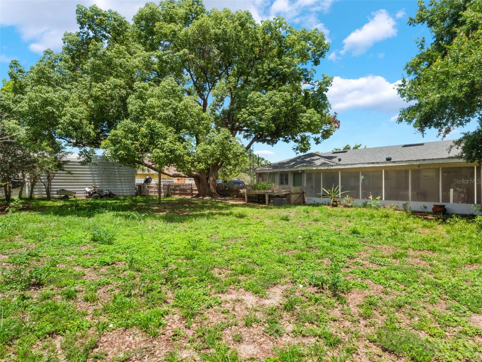 Image 9 of 33 For 12130 Lakeshore Drive