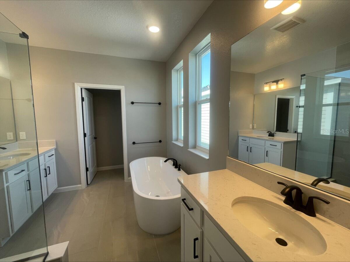 Image 20 of 30 For 5324 Center Lake Ranch Boulevard