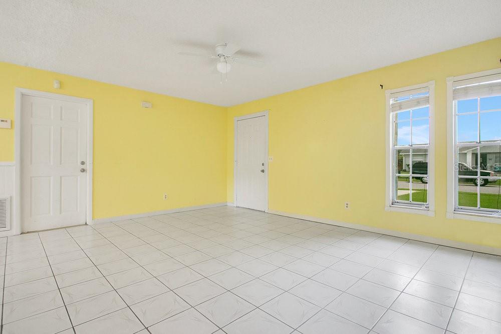 Image 3 of 33 For 7609 Winter Shade Drive