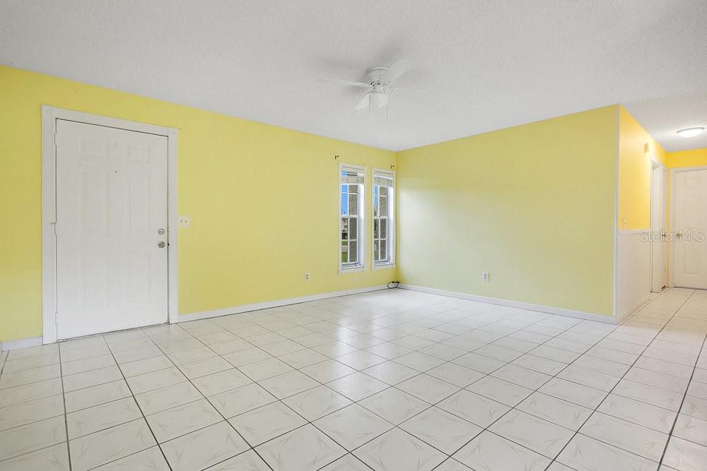 Image 4 of 33 For 7609 Winter Shade Drive