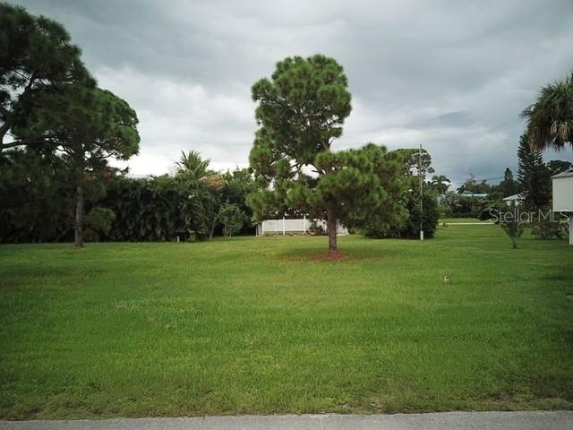 Image 2 of 7 For 7883 Breakwater Court
