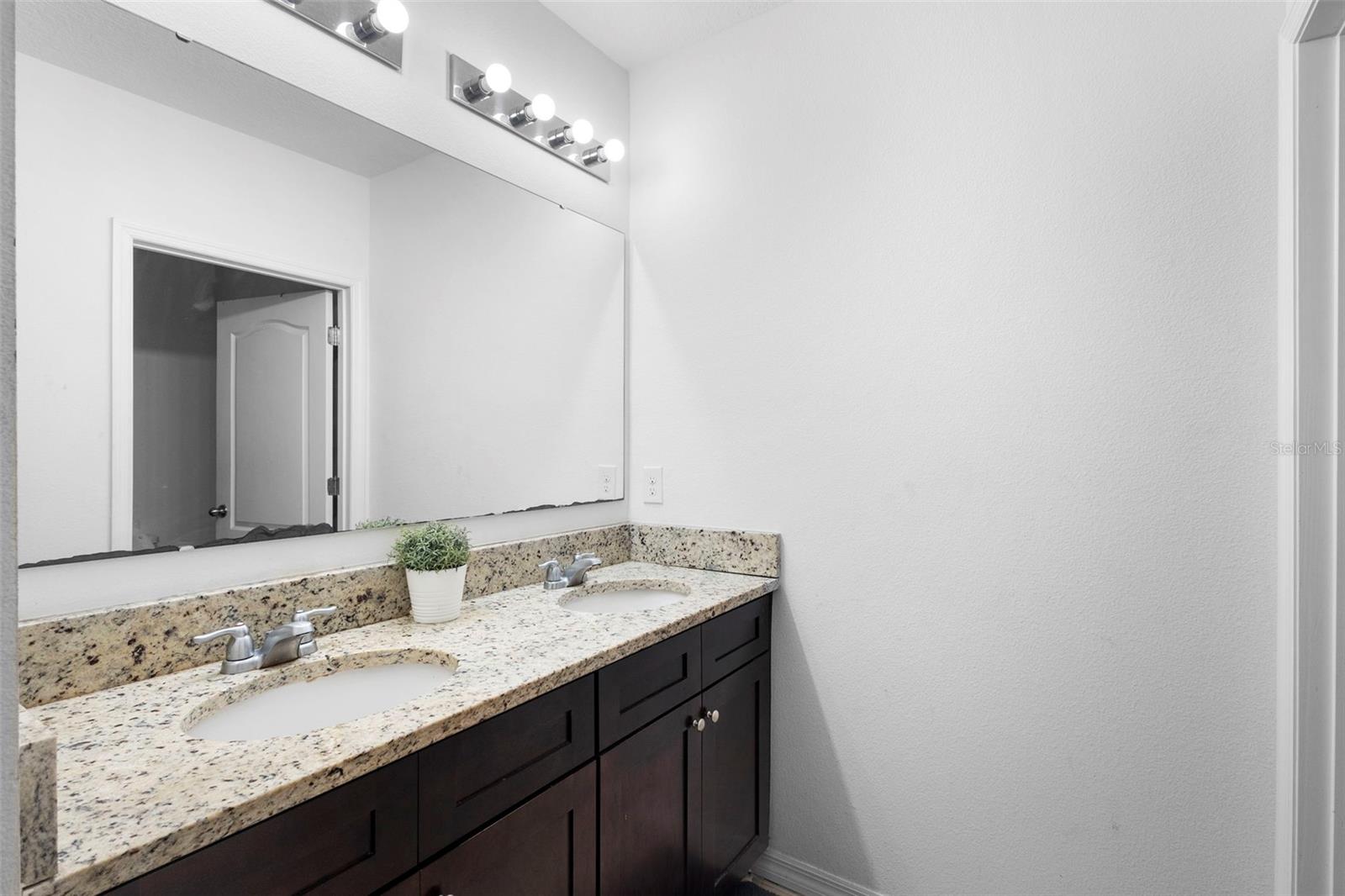 Image 11 of 15 For 5125 Fiddlewood Way