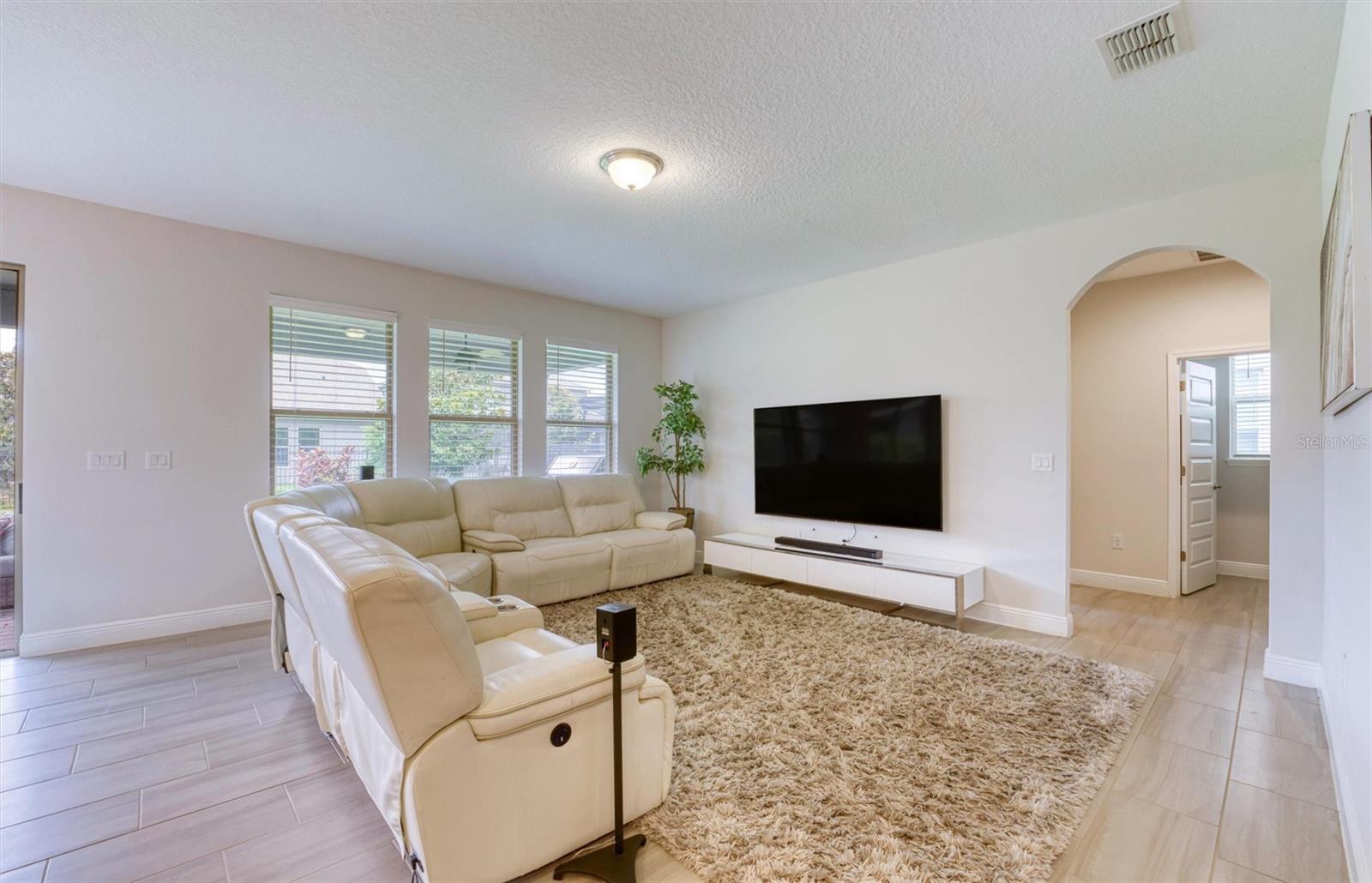 Image 15 of 57 For 9422 Jaywood Road