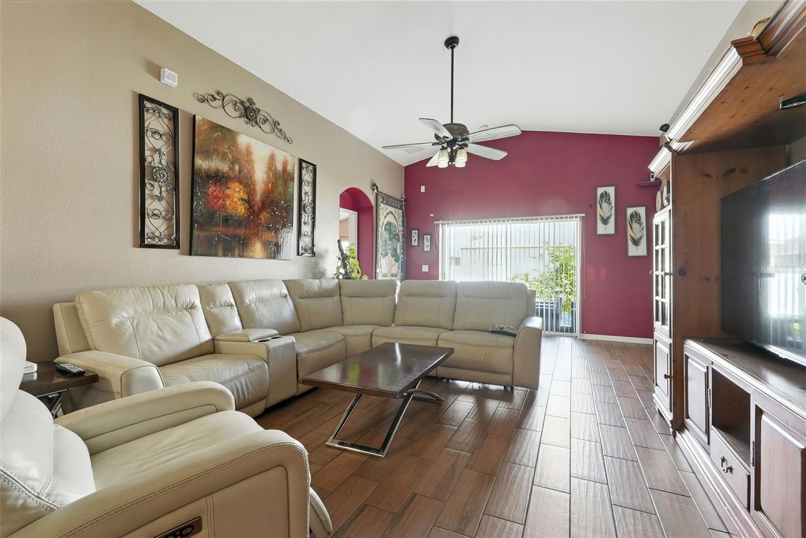 Image 18 of 32 For 14013 Hollow Crest Place