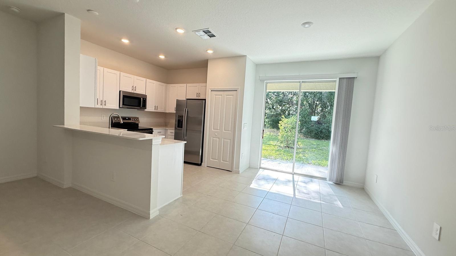 Listing photo id 2 for 10264 Trumpet Honeysuckle Way