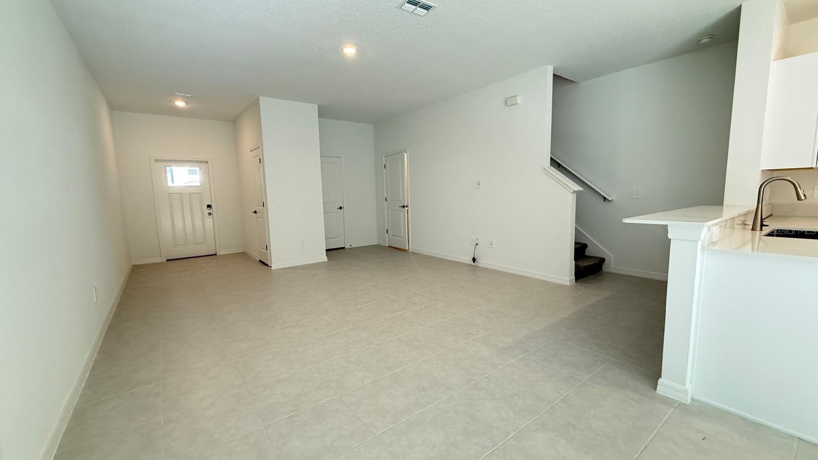 Listing photo id 5 for 10264 Trumpet Honeysuckle Way