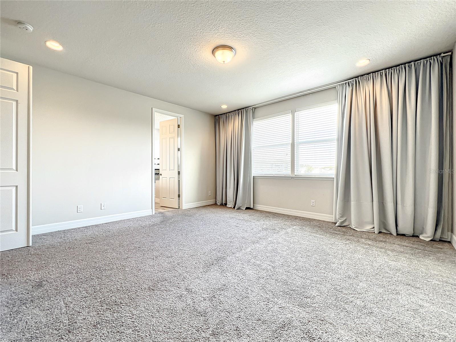 Image 33 of 45 For 4993 Southlawn Avenue