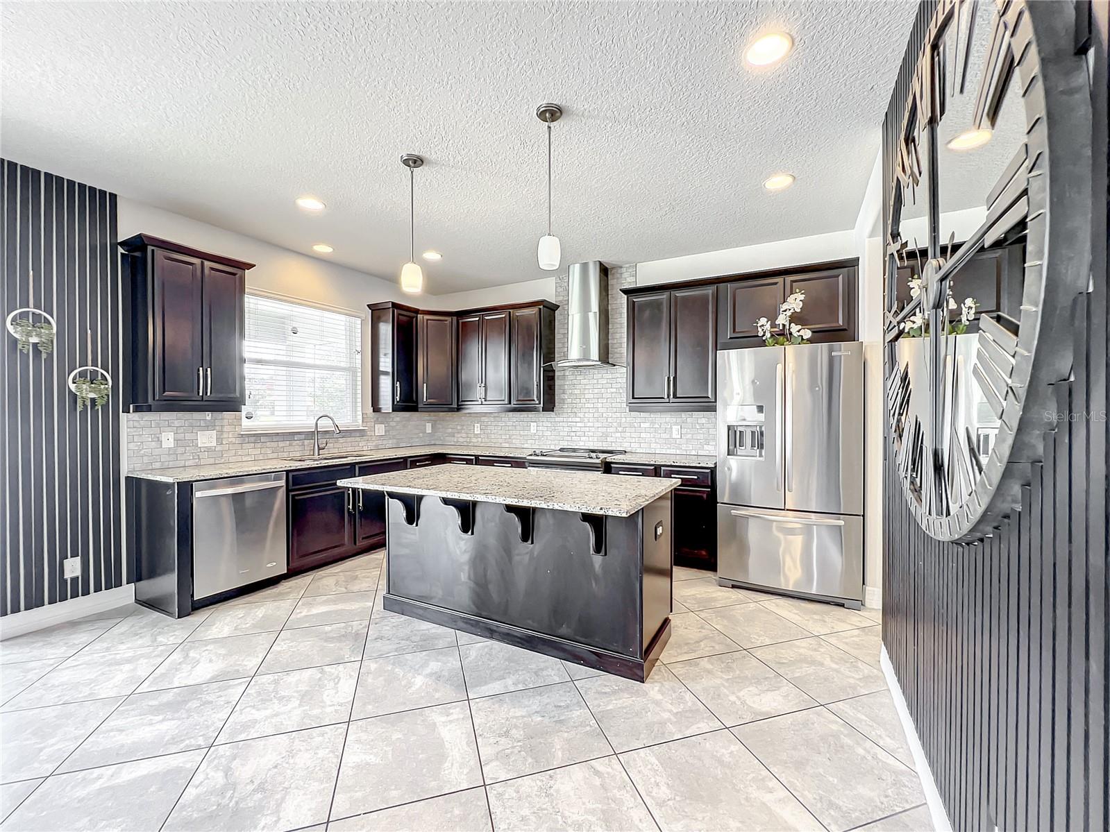 Image 7 of 45 For 4993 Southlawn Avenue