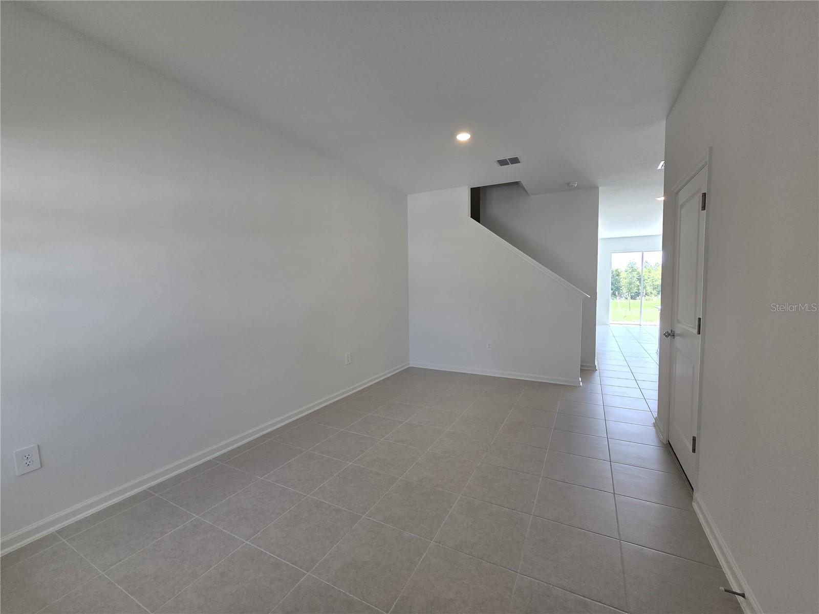 Image 3 of 25 For 3062 Chantilly Drive