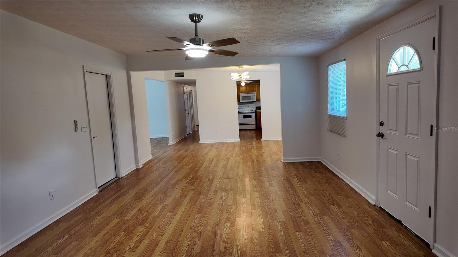 Image 4 of 19 For 5517 Maxine Drive