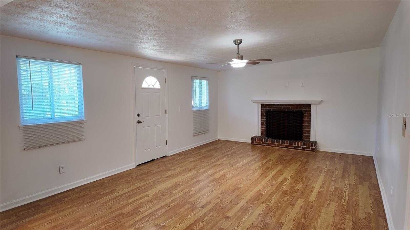 Image 6 of 19 For 5517 Maxine Drive
