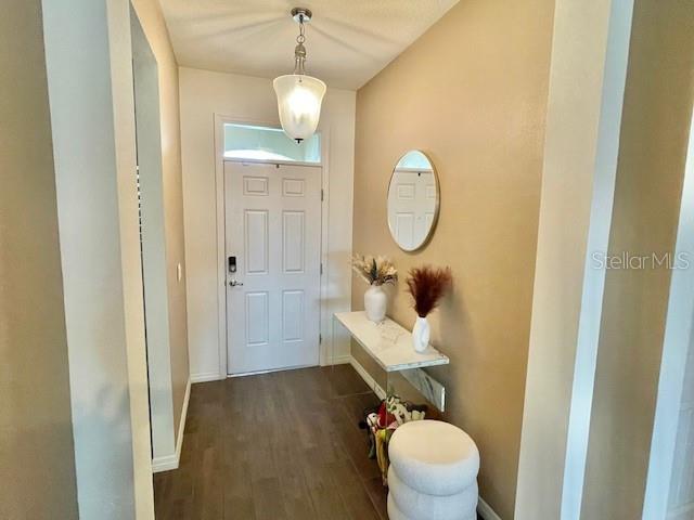 Image 4 of 22 For 1520 Lyonsdale Lane