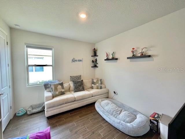 Image 8 of 22 For 1520 Lyonsdale Lane