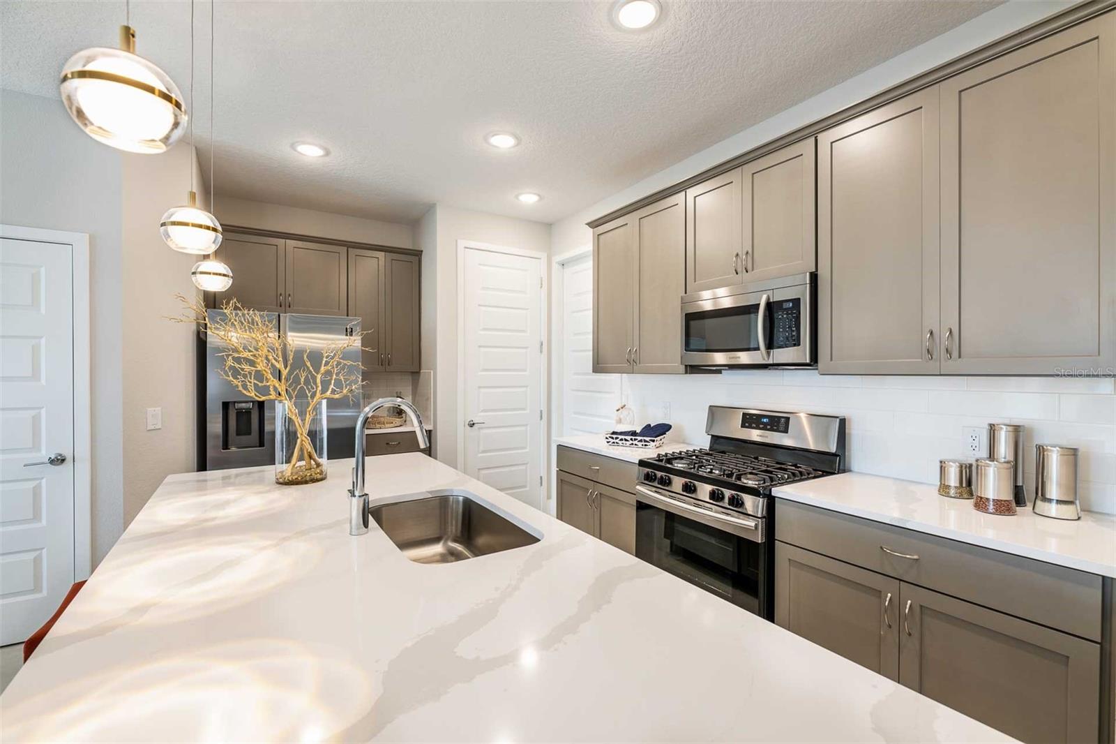 Image 14 of 18 For 7770 Sandy Ridge Drive 138