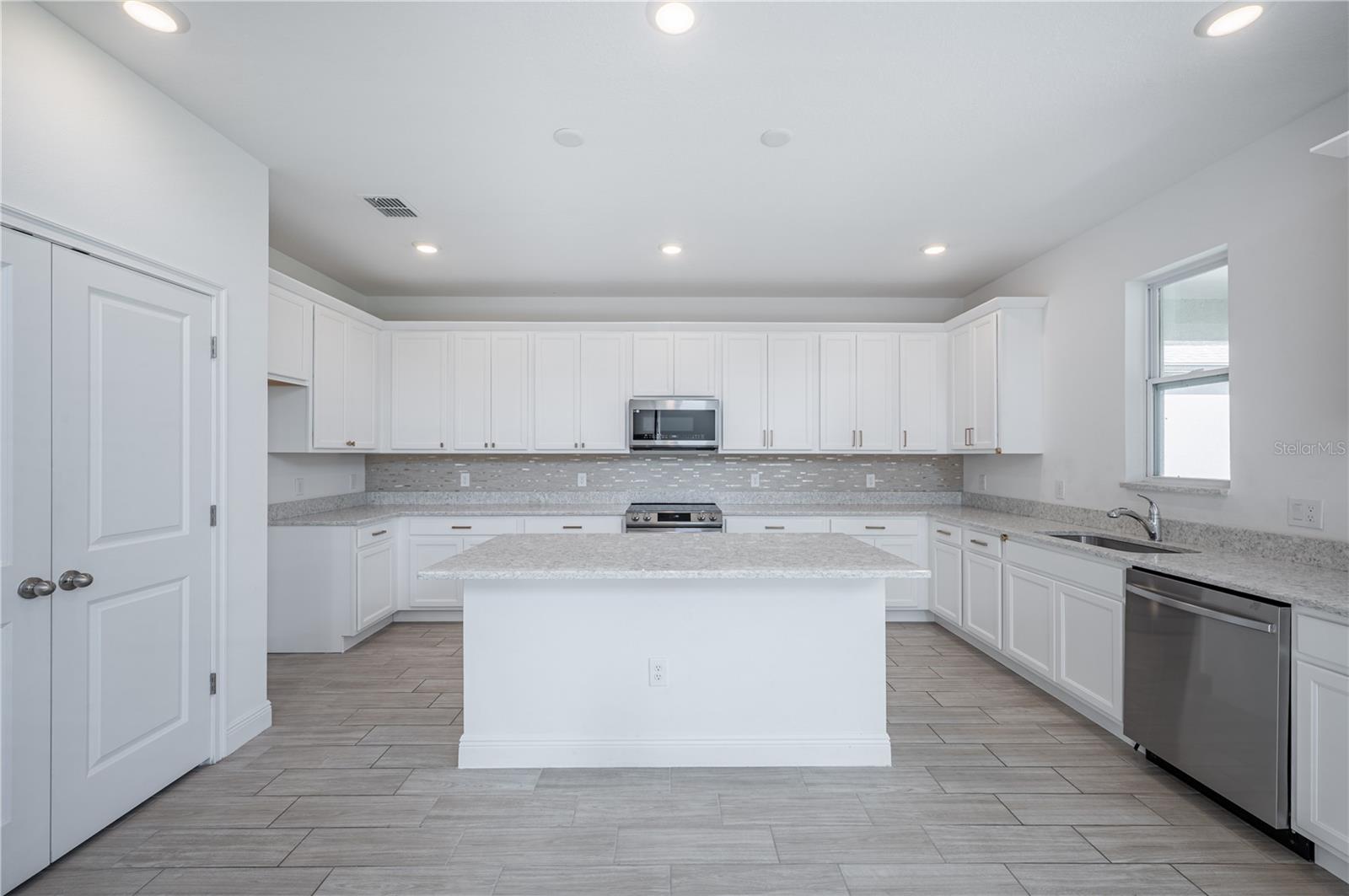 Image 15 of 63 For 9199 Waverly Walk Drive