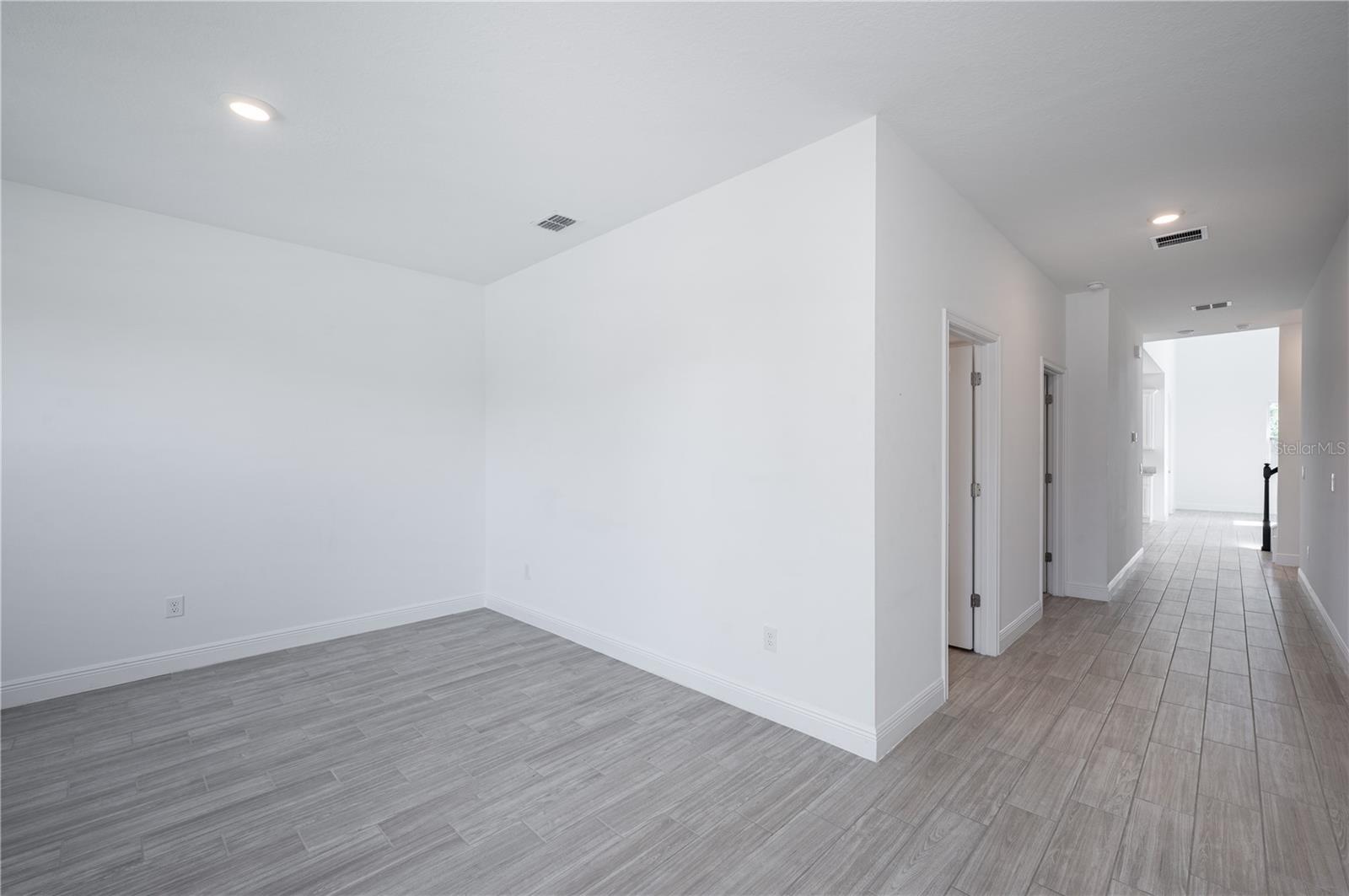 Image 4 of 63 For 9199 Waverly Walk Drive