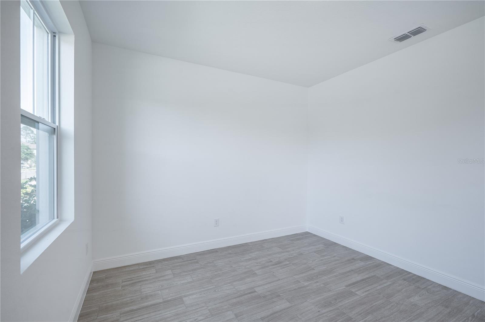Image 6 of 63 For 9199 Waverly Walk Drive
