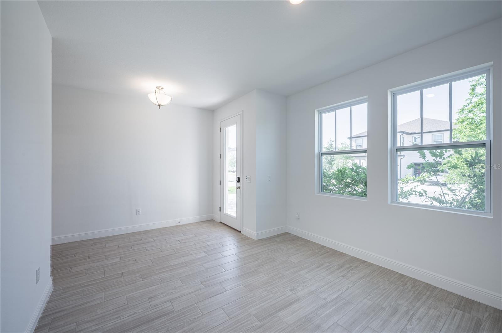 Image 8 of 63 For 9199 Waverly Walk Drive