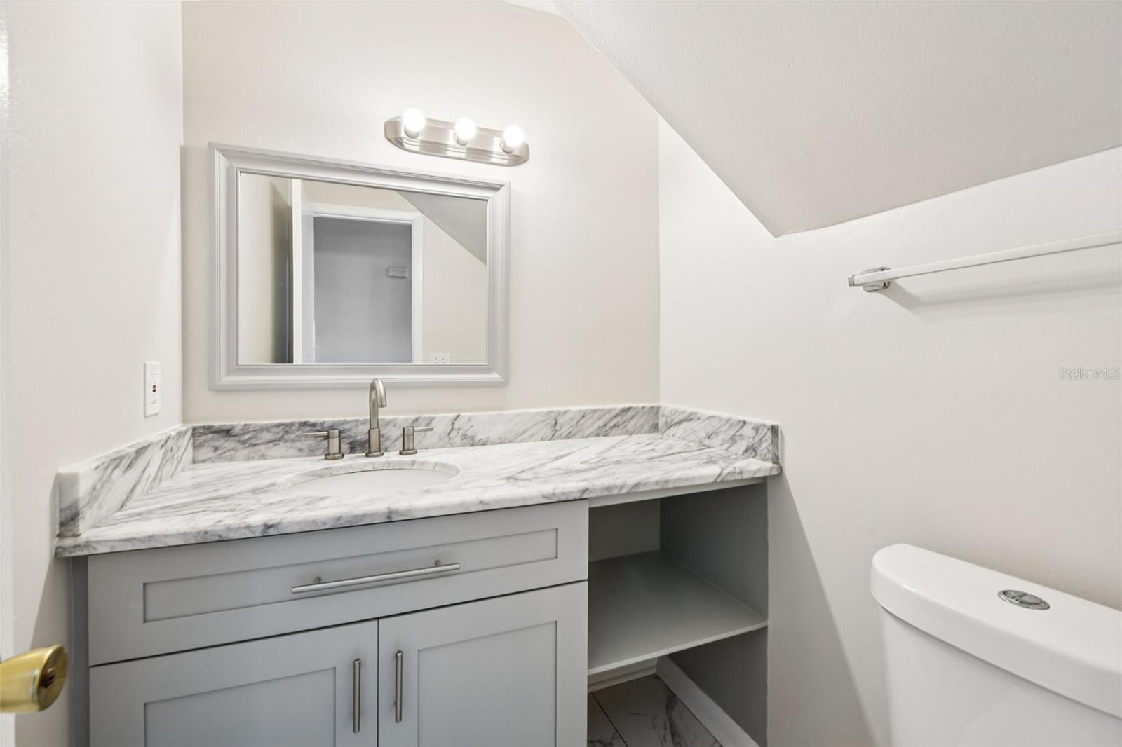 Image 18 of 37 For 478 Chicago Woods Circle