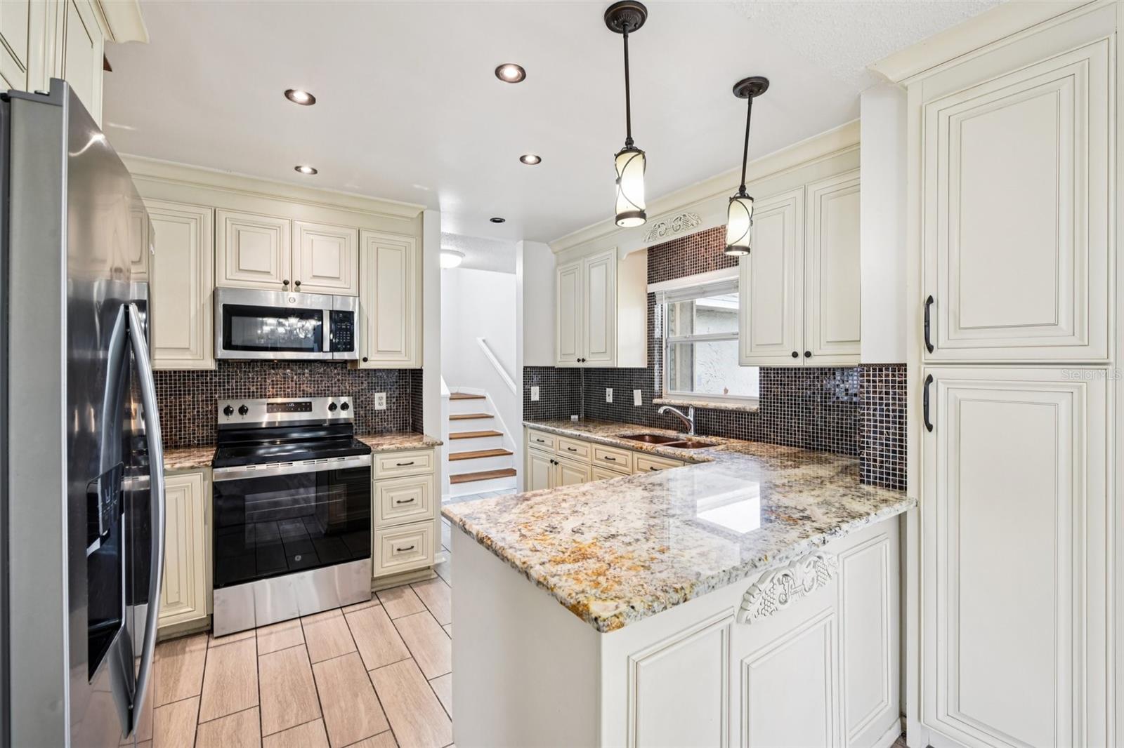 Image 4 of 37 For 478 Chicago Woods Circle