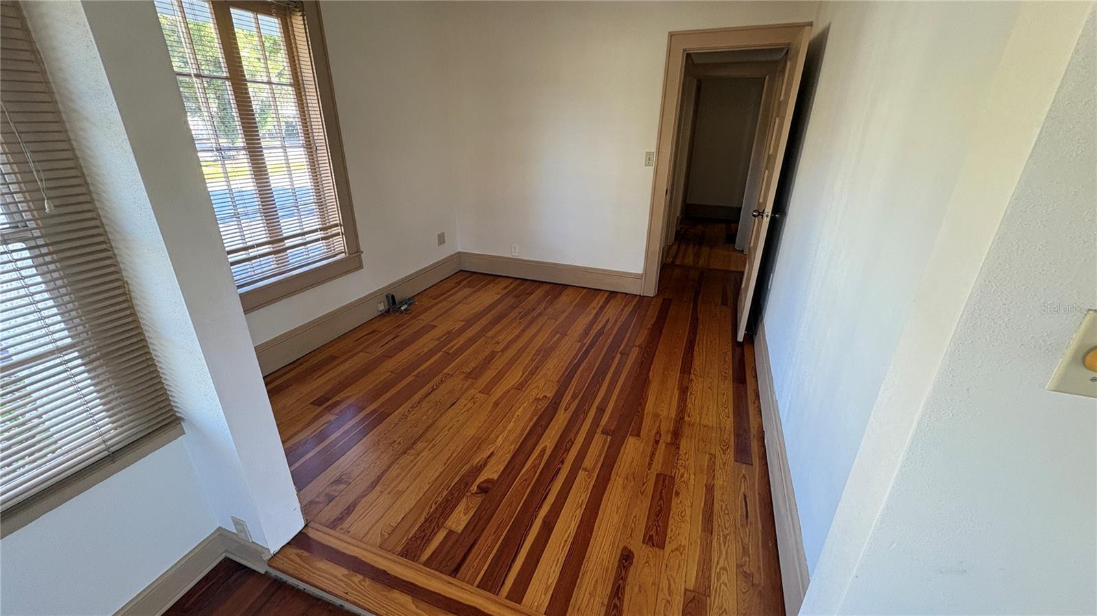 Image 7 of 45 For 122 St. Clair Abrams Avenue