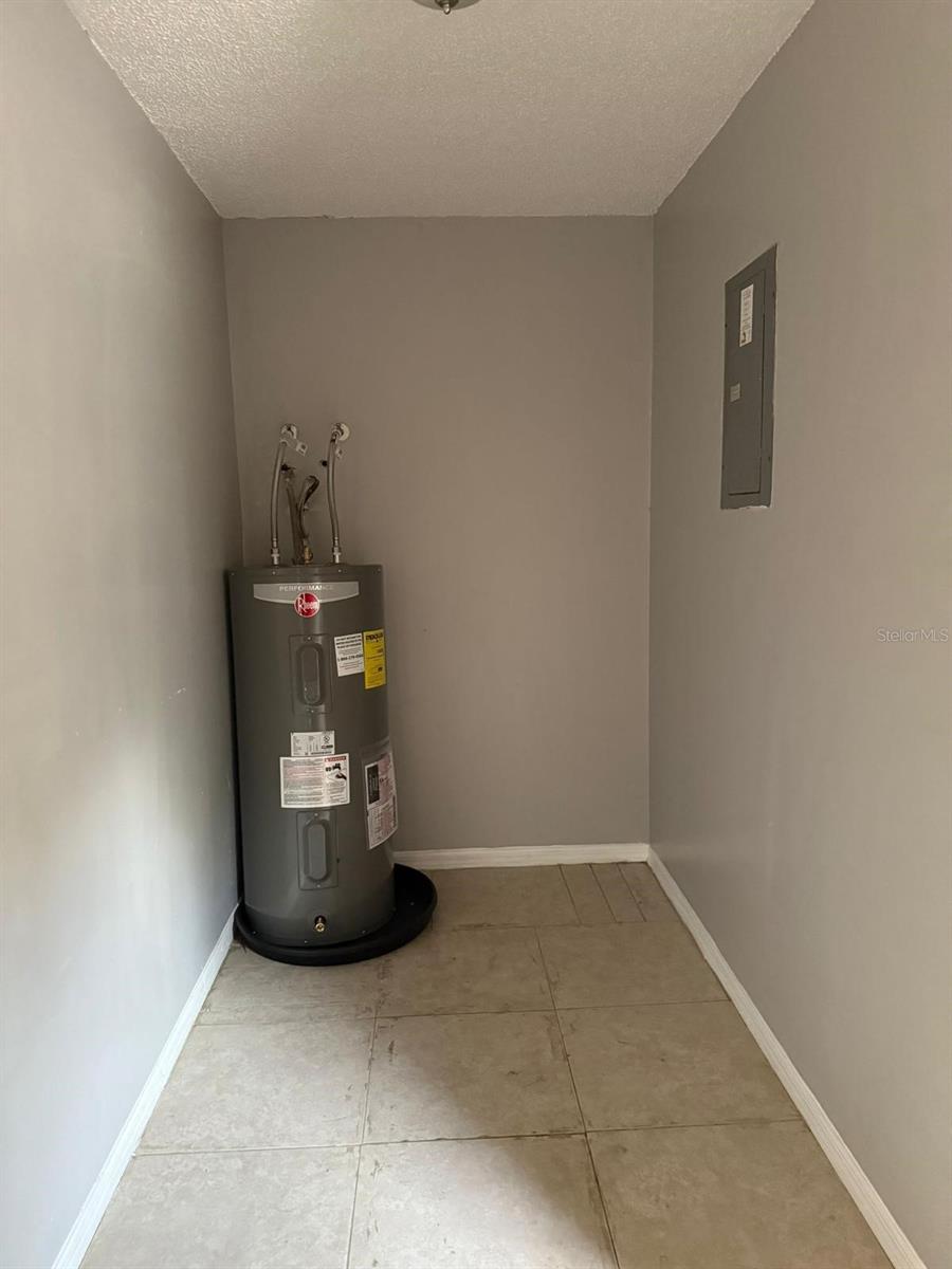 Image 11 of 16 For 947 25th Street