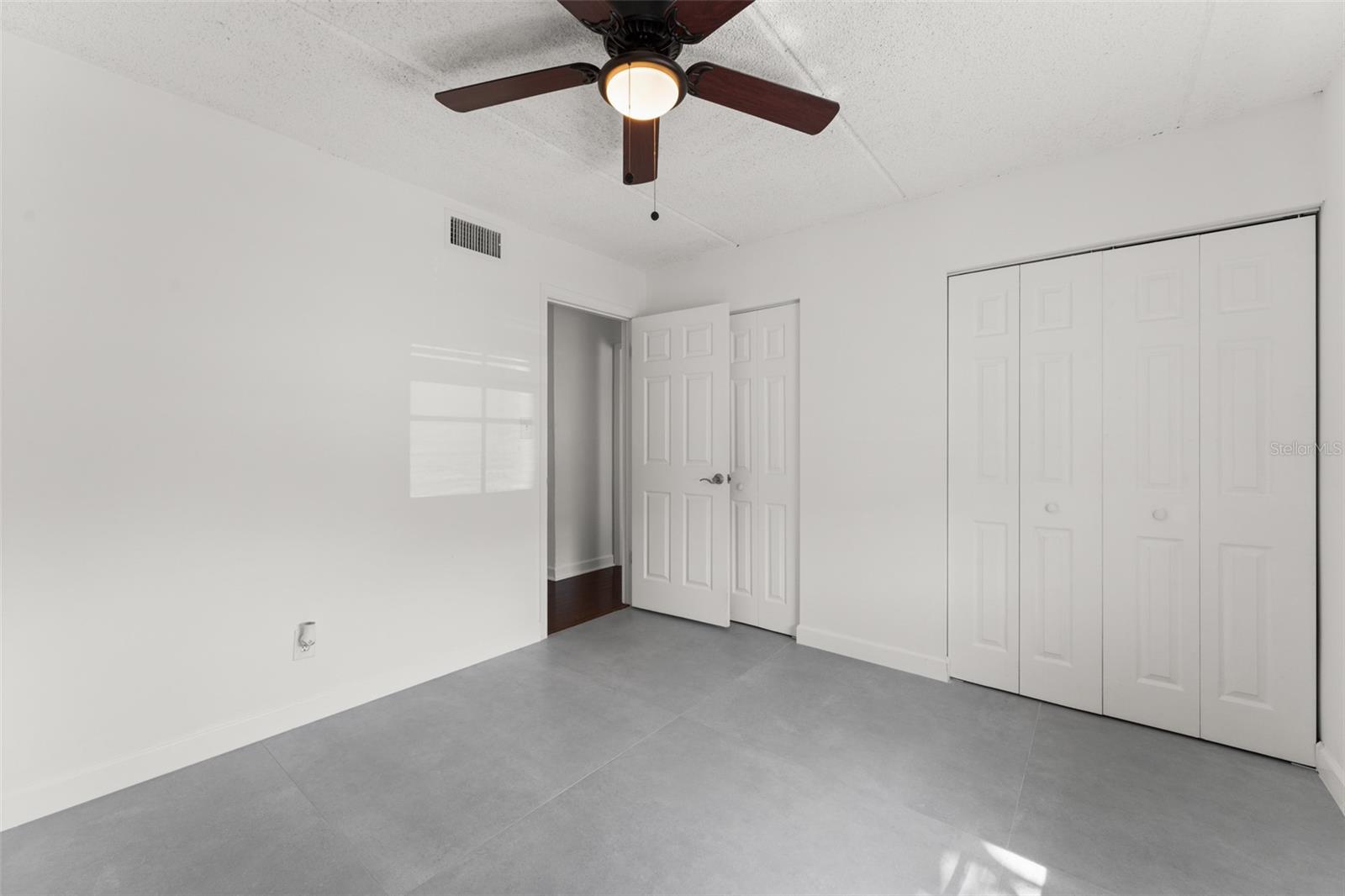 Image 20 of 27 For 225 Lewfield Circle 225