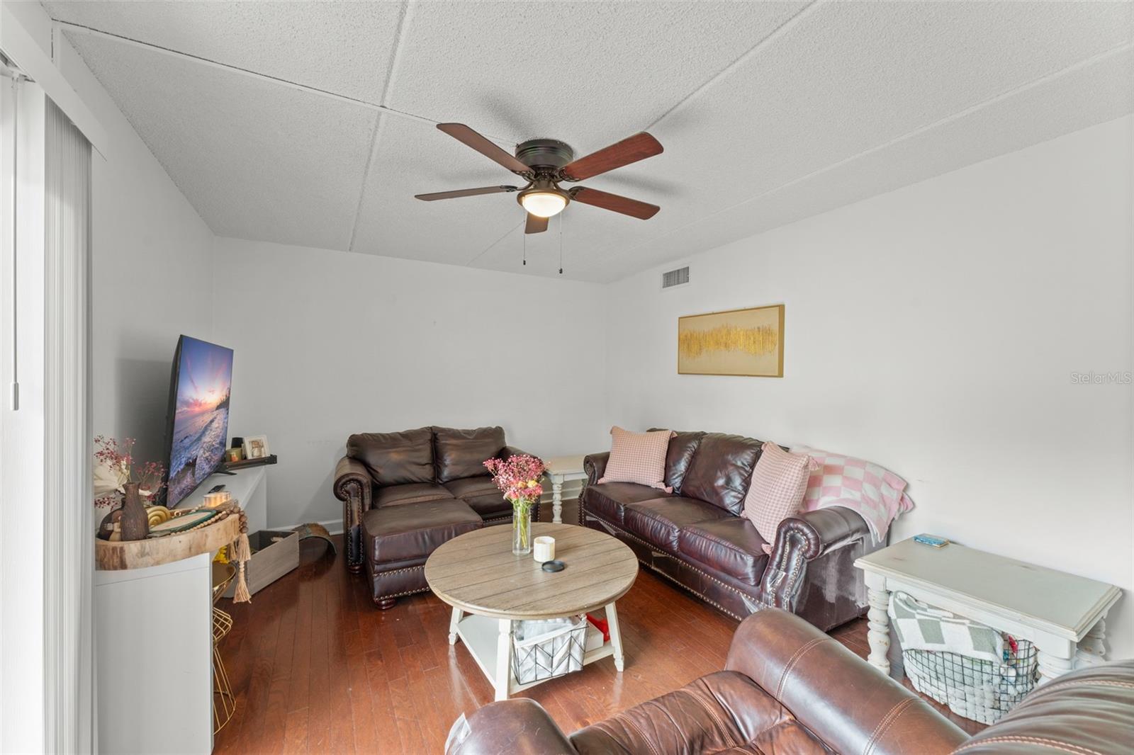 Image 6 of 27 For 225 Lewfield Circle 225